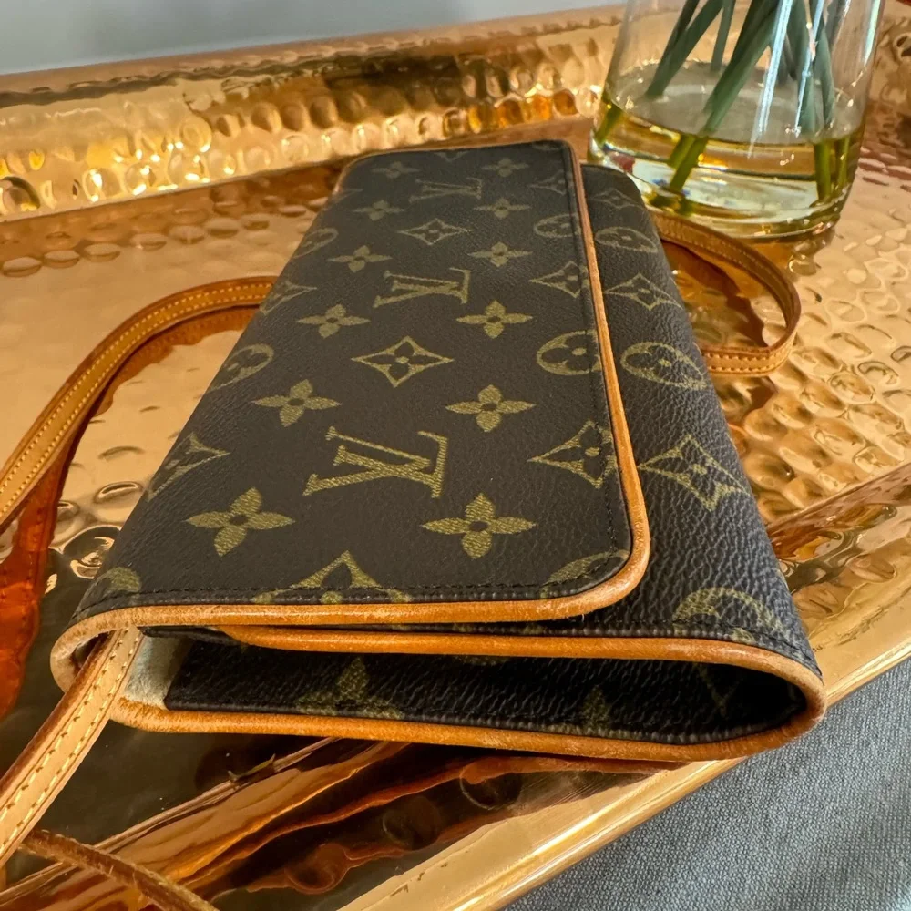 💯Authentic Louis Vuitton Monogram Twin GM Pochette - Picture 3 of 9